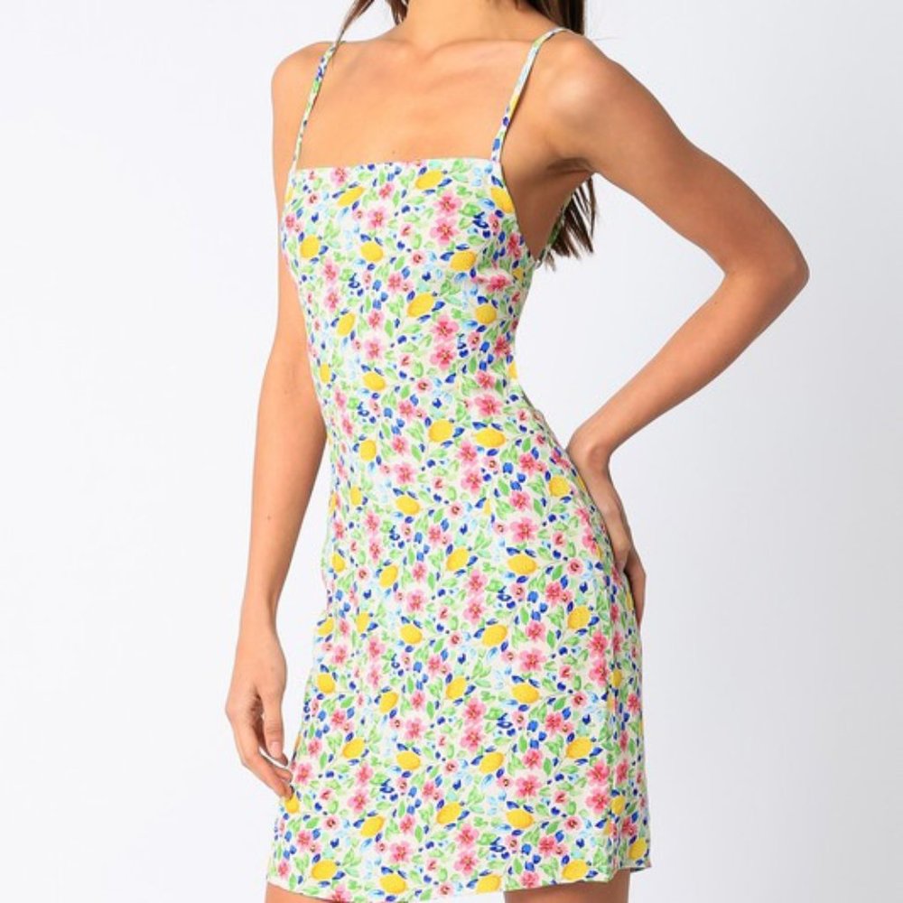 ❌SOLD OUT❌ CONFETTI FLORAL OPEN BACK MINI DRESS - Picture 2 of 3